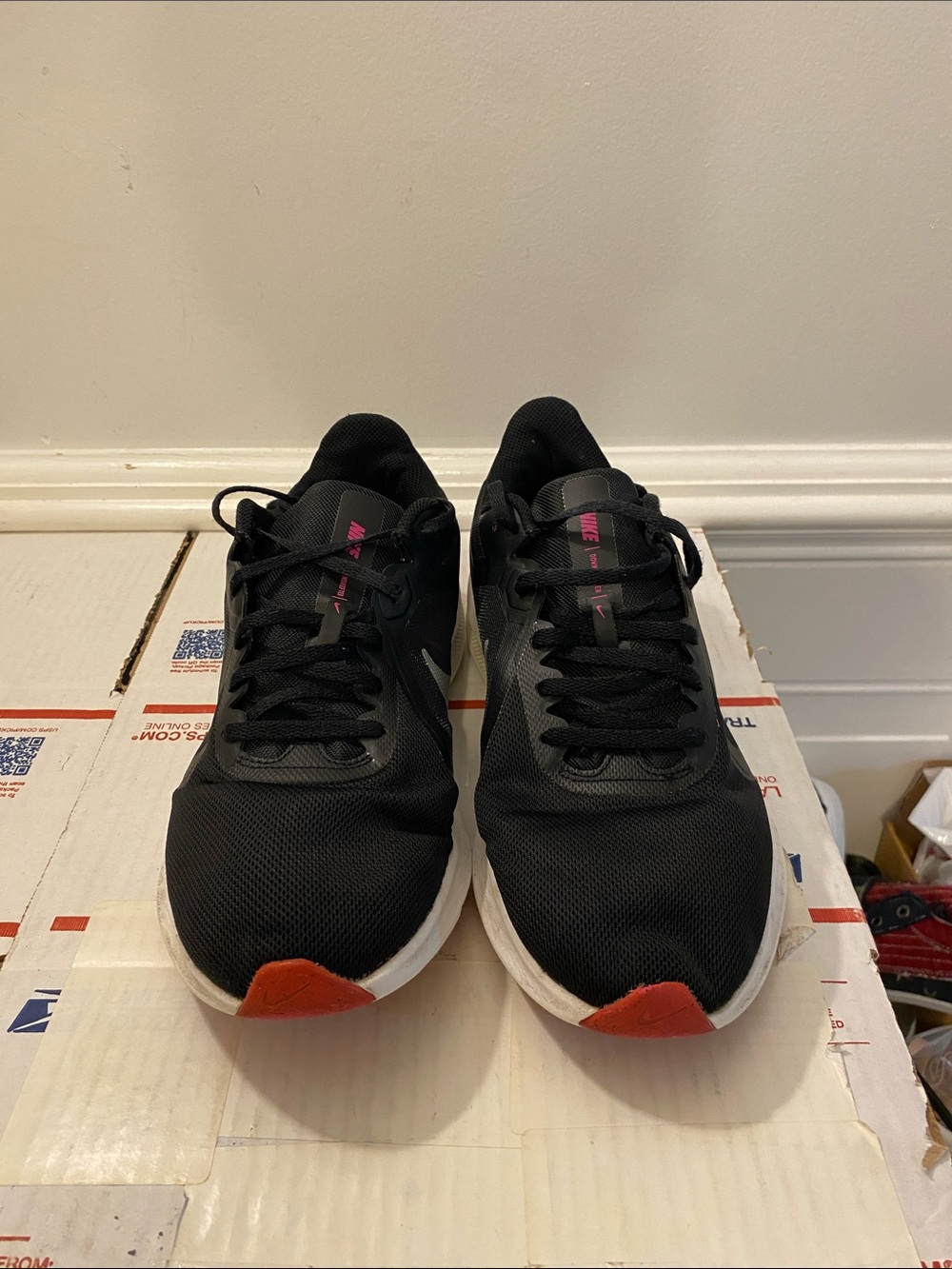 Nike size 9.5 Sneakers good condition